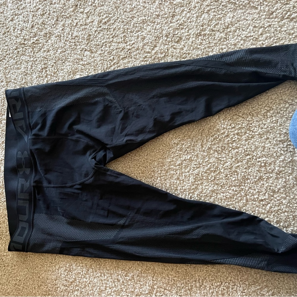 Under armor leggings/compression tights